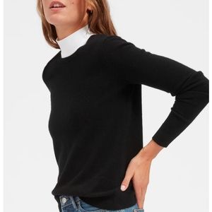 Everlane black cashmere crew neck sweater